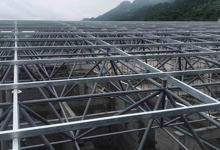 东港仁怀冠英学校艺体楼网架